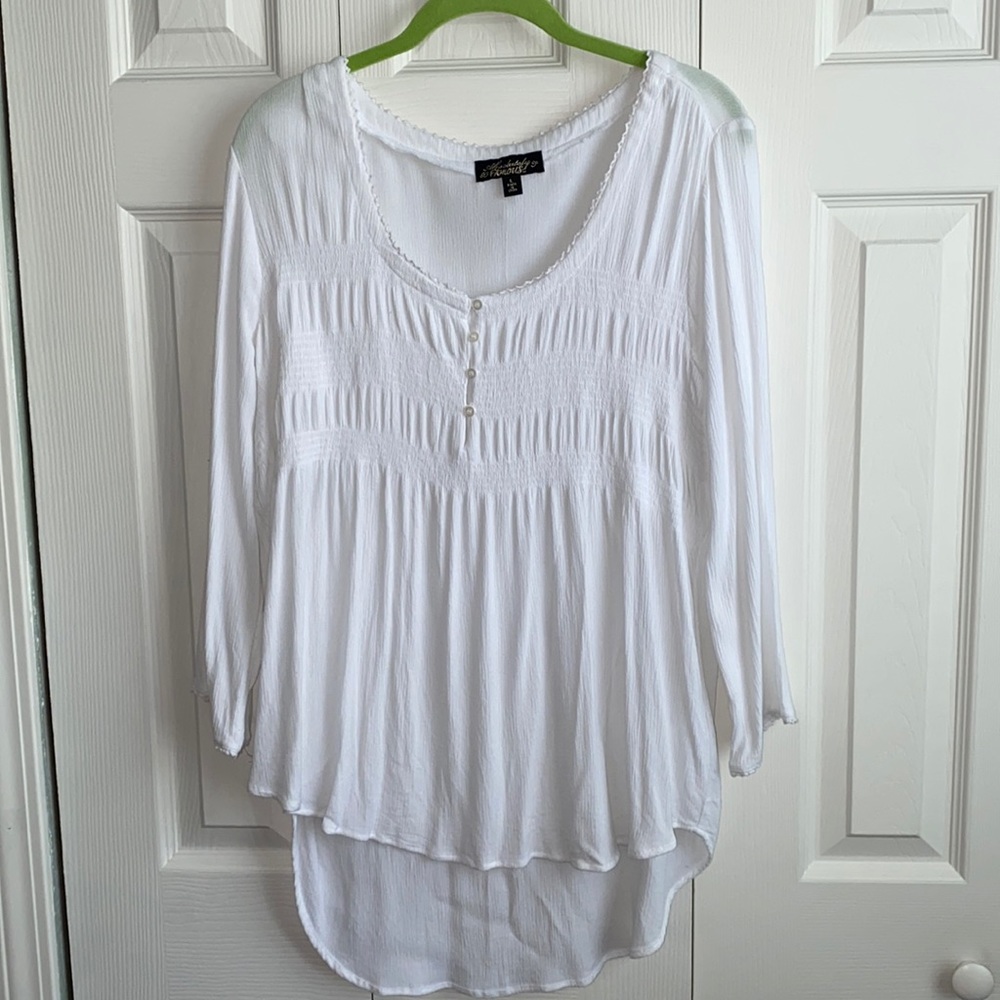 ABSOLUTELY FAMOUS. WOMENS TOP. SIZE L